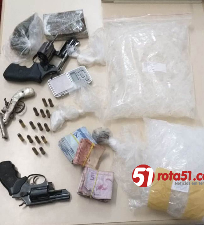 Arraial D’Ajuda/Porto Seguro. Ação conjunta com a PEF resulta em apreensão de armas e drogas