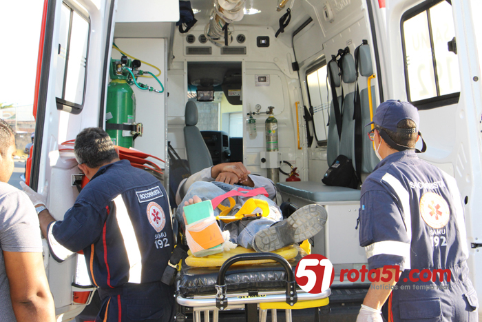 Rota51 flagra mais um acidente entre carro e moto no Dinah Borges.