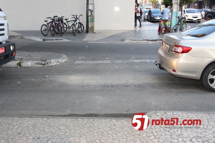 Faixas de pedestres, é a lei que não é cumprida, ou o prefeito não está aplicando bem a “grana” da Zona Azul.