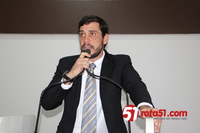 Vereador Ramos filho faz cobranças da presidência da Câmara Municipal, a política é assim, acredite quem quiser.
