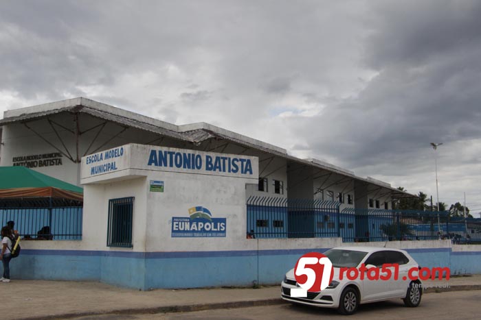 Vandalismo promove quebra-quebra na escola Modelo Antônio Batista no Juca Rosa.