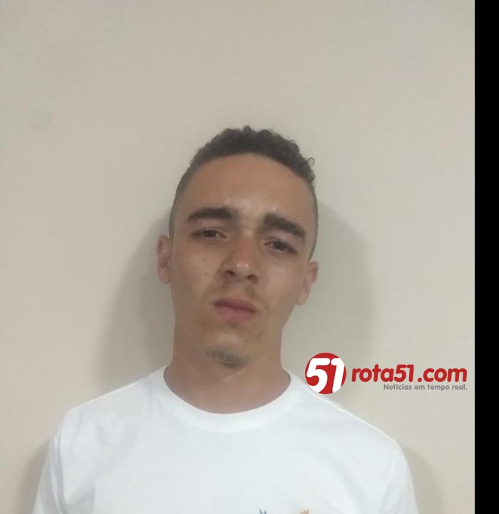 Polícia prende elemento por porte ilegal de arma.