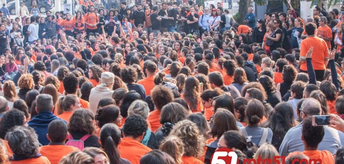 Agora é pra valer, não dialogou, a intolerância dominou, professores em greve.