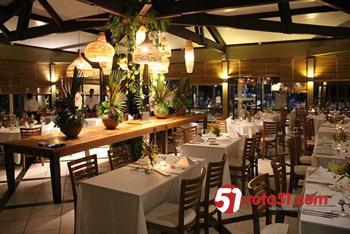Novo restaurante é inaugurado em noite badalada