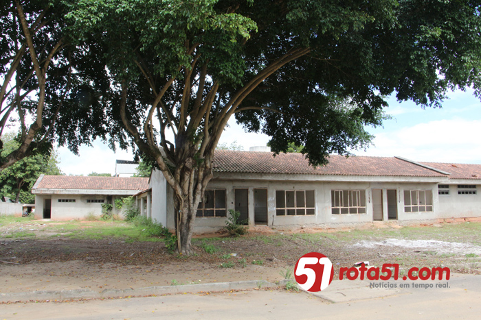 O povo precisando e a prefeitura ignorando, creche sem terminar prejudica mães no trabalho.