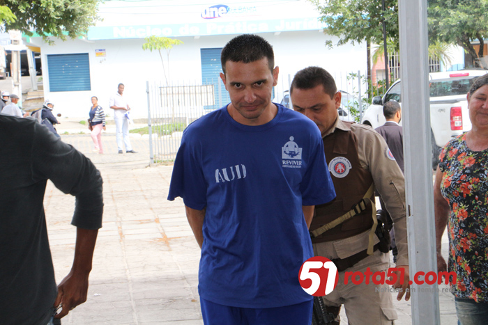 Promotor pede absolvição de réu por falta de provas.
