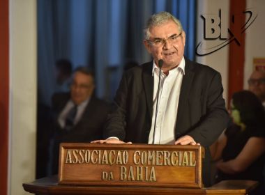 Senador Ângelo coronel é vaiado na associação comercial.