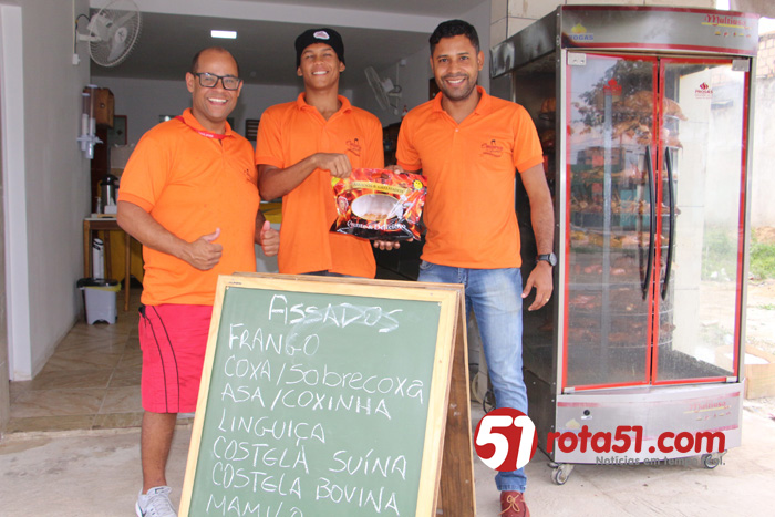 O Empório do frango no Dinah Borges, mudou de endereço.