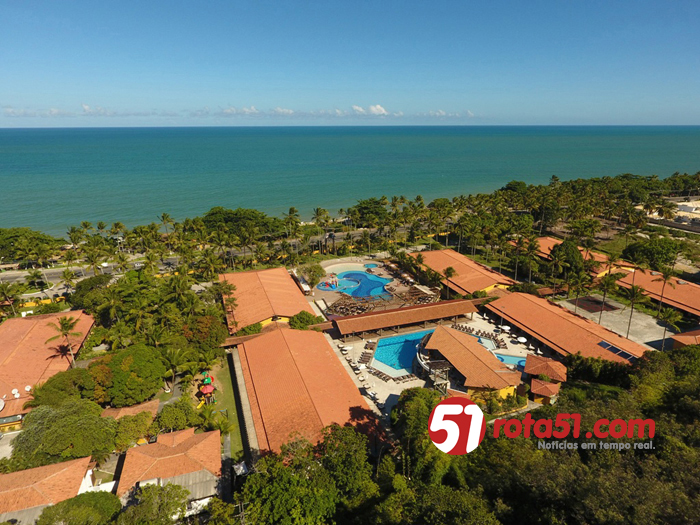 Porto Seguro Praia Resort oferece cadeira anfíbia para hóspedes com deficiência