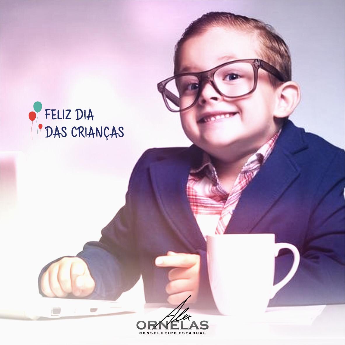 Dr Alex Ornelas, faz homenagem ao Dia das Crianças.