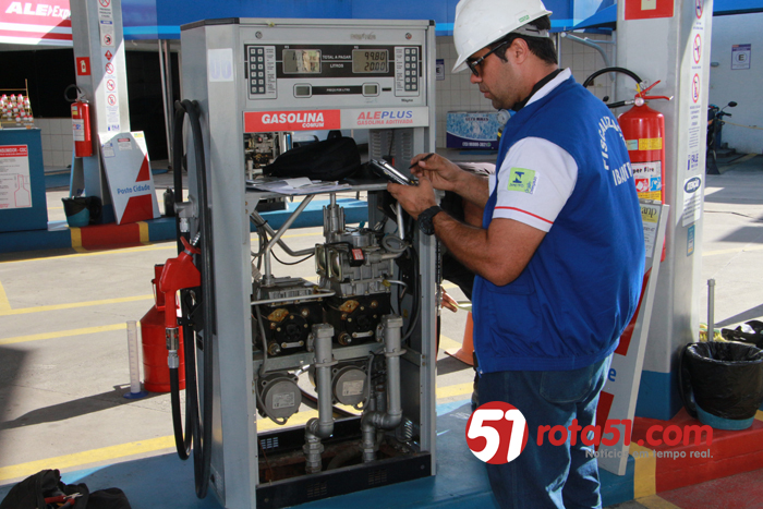 Postos de gasolina são fiscalizados em Eunápolis e região.
