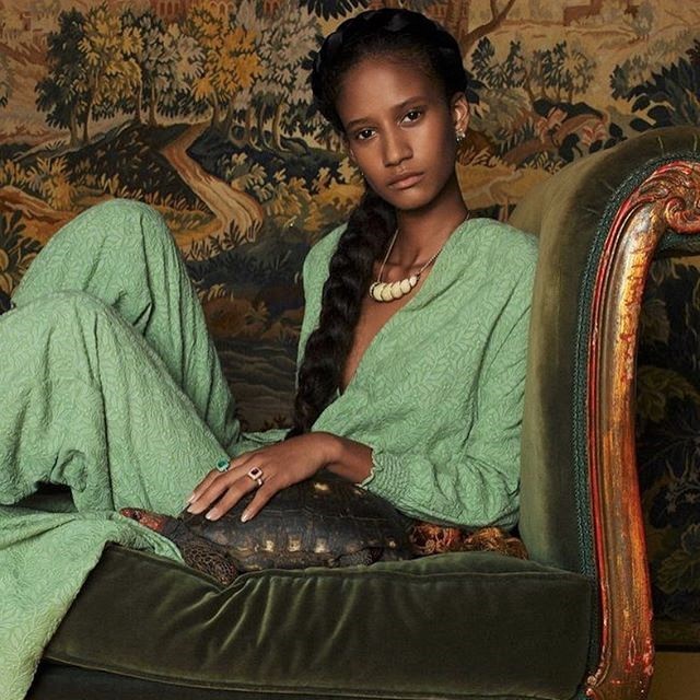 Alléxia: a modelo que saiu da Praça da Liberdade para desfilar em Paris