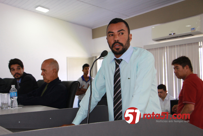 Vereador Gildair Almeida pede mudanças na lei para beneficiar mototaxistas