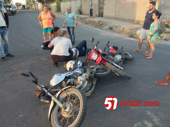 Mais um acidente de motos, descuido, falta de atenção ou falta de respeito com a sinalização.