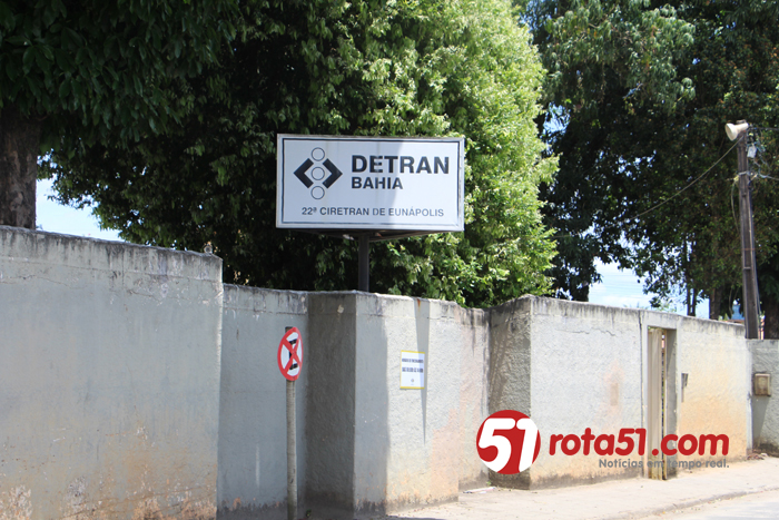 Quem pensa que o DETRAN, é um órgão de prestação de serviços oficial se engana, quem manda é o deputado.