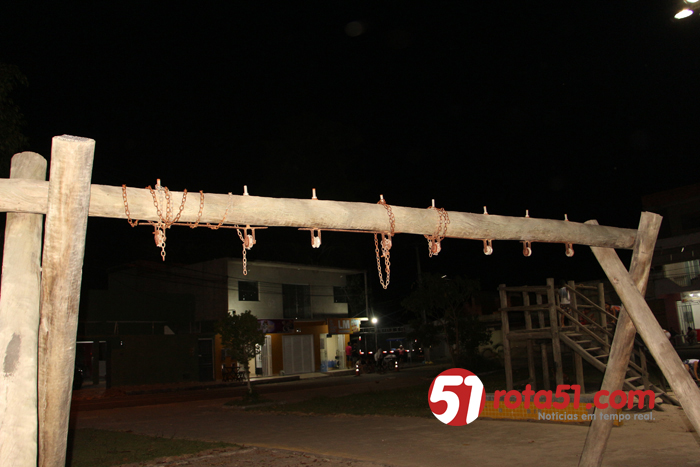 Moradores reclamam e pedem manutenção da pracinha, no bairro Dinah Borges.