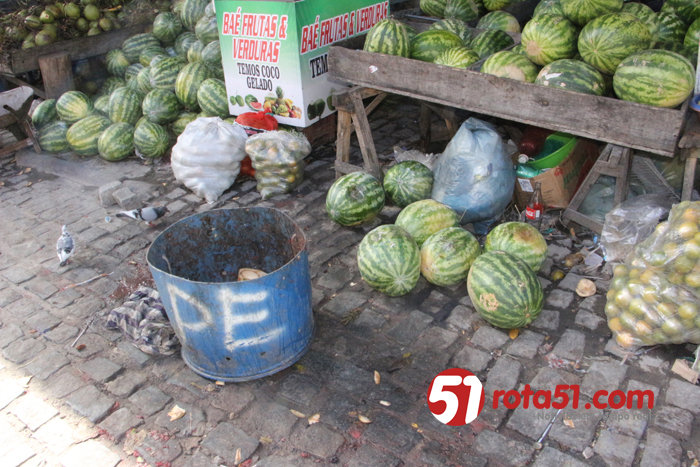 Feira do Bueiro precisa urgente dentre outras coisas, de “pavimentação”.