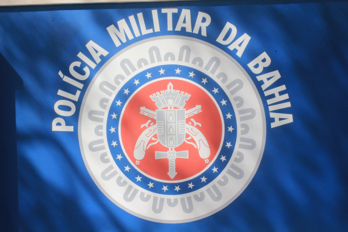 PM afugenta ladrões e recupera tudo que foi roubado, muito trabalho pra nada.