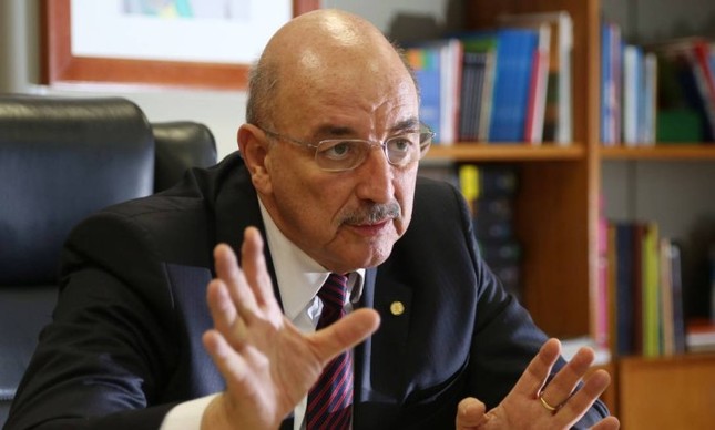 Sem Mandetta, Bolsonaro faz mais uma reunião com ministros e Osmar Terra sobre covid-19