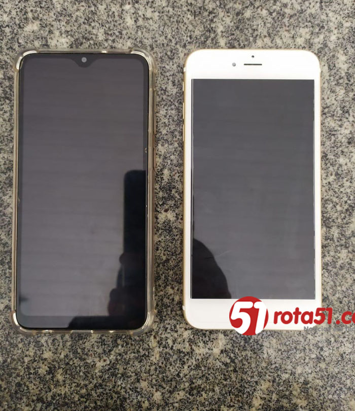 Roubou o celular e acabou preso com o furto e tudo.