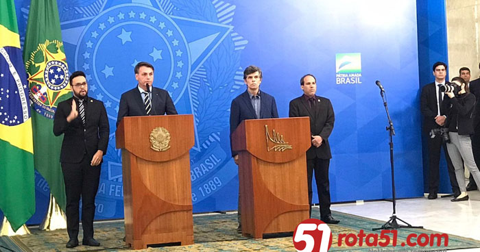 Bolsonaro fritou o ministro Luiz Henrique Mandeta.