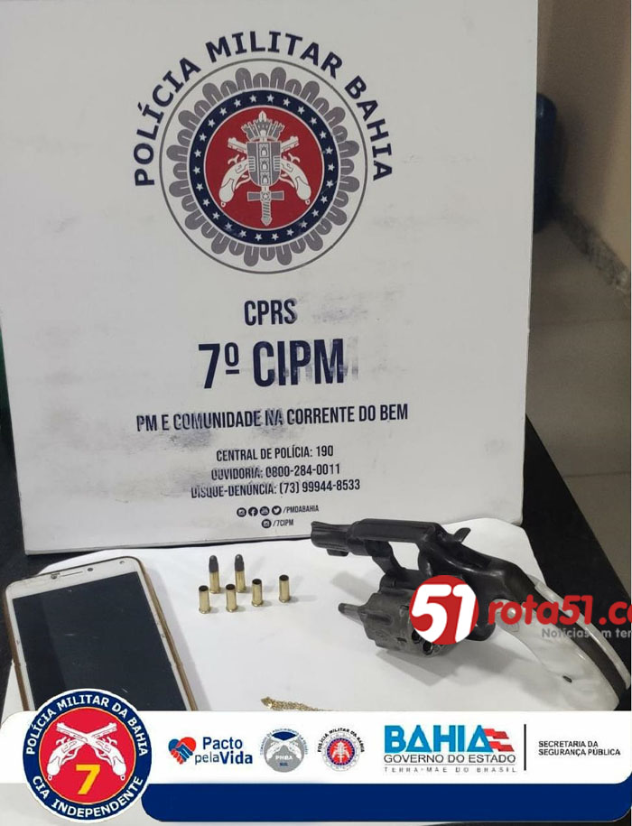 Na ação da PM, carro e moto foram recuperados, houve combate ao tráfico de drogas e no confronto, mais perdeu o seu RG.