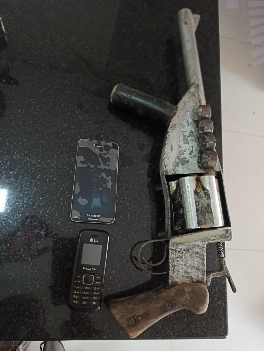 RONDESP SUL APREENDE MENOR COM ARMA E ENTORPECENTES NA CIDADE DE EUNÁPOLIS-BA