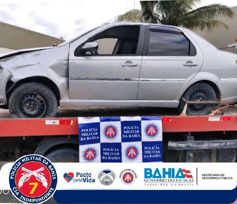 PM recupera mais um carro roubado.