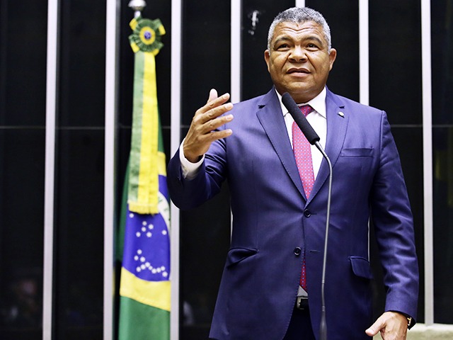Dep Fed Valmir Assunção fala do atual momento político e das próximas eleições.