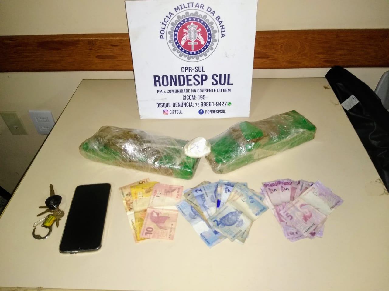 RONDESP SUL, apreende drogas e um traficante assustado, caiu da moto e foi grampeado.