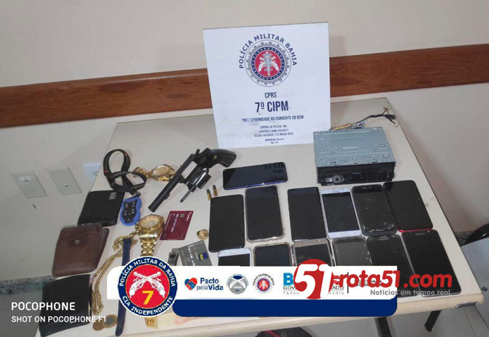POLÍCIA MILITAR, foi brincar de bandido e danou-se: PM recupera celulares, itens de valor, prende autores de roubo e apreende arma de fogo.