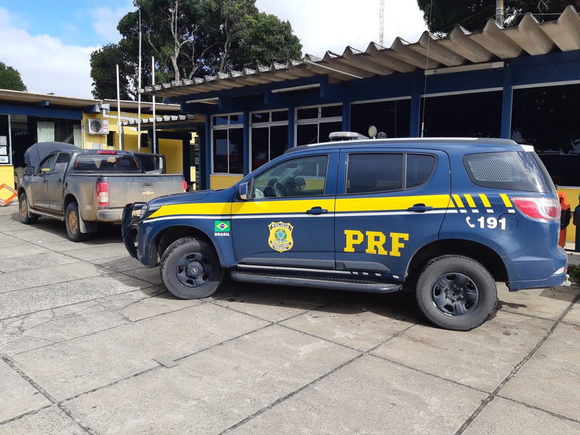 É tão azarado que foi preso com carro de luxo e, ainda por cima roubado