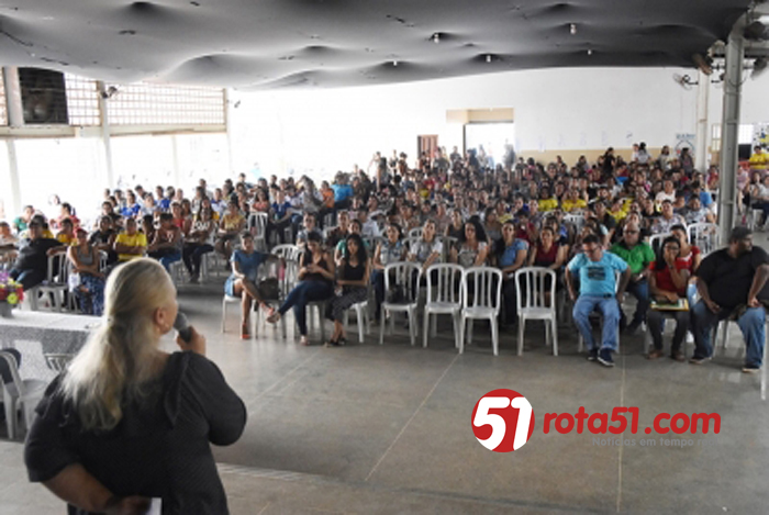 Vacinação de cães e gatos e, o prefeito vai pagar a regência de classe aos professores municipais.