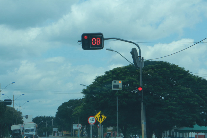 Ações contraditórias de um governo que só quer arrecadar.