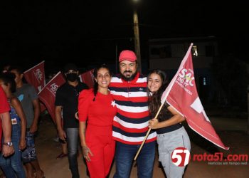 O candidato do Isac do PT segue firme na sua caminhada rumo a prefeitura de Eunápolis.