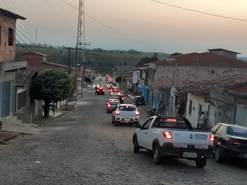 Carreata pro candidatura de Devanir Brillantino em Itagimirim surpreende até mesmo os organizadores