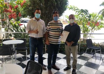 Associação de Procuradores municipais entrega carta aos candidatos à prefeitura de Eunápolis