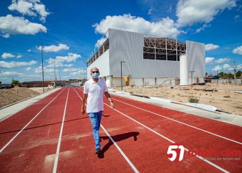 Prefeito Robério visita obras do Centro Olímpico no Juca Rosa