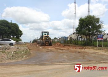 Prefeitura retoma obras de asfaltamento na cidade.