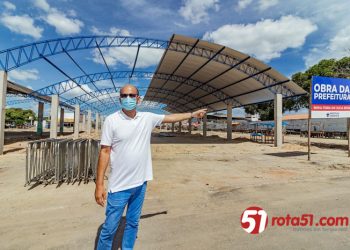 Prefeito Robério visita obras da Feira do Juca Rosa