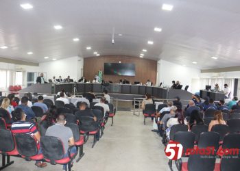 Câmara municipal faz a sua última sessão ordinária, mas a sessão extraordinária ficou prejudicada.