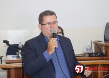 Dr. Roberto Freitas MM juiz eleitoral, diplomou na manhã desta 4ª feira, os eleitos de Itapebi.