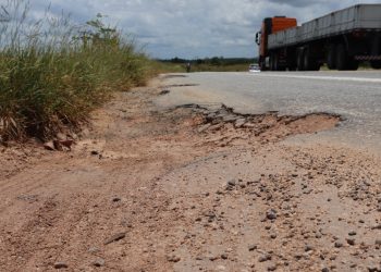 BR 101, entre Eunápolis e Itabela está um caos, por ser federal, a responsabilidade é do DNIT, a direção do órgão não está nem aí…