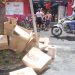 O lixo nas ruas, além de emporcalhar a cidade, mostra incompetência de um trabalho pago, que não está tendo resultado.