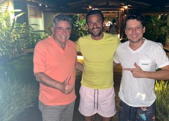 PREFEITO VISITA O ATACANTE FRED DO FLUMINENSE