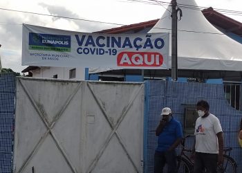 A vacinação do Dinah Borges mudou de endereço e muita gente só ficou sabendo quando foi à Policlínica.