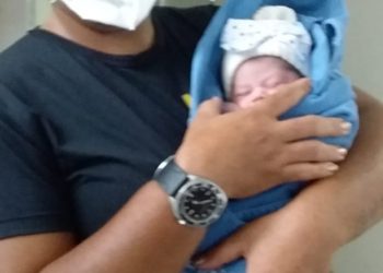 Mãe dá a luz a uma criança, na portaria do HGE, não foi negligência, foi pressa de nascer.