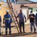 Equipe de serviços urbanos da prefeitura de Eunápolis atende apelo e começa a iluminas as principais ruas do Dinah Borges.