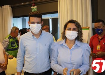 Prefeita Cordélia Torres faz coletiva e reúne a imprensa de toda região.