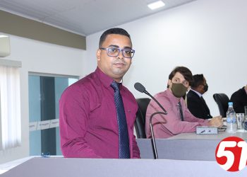 Vereador visita, inspeciona, vê o erro e denuncia, HGE está deficitário, falta compromisso.